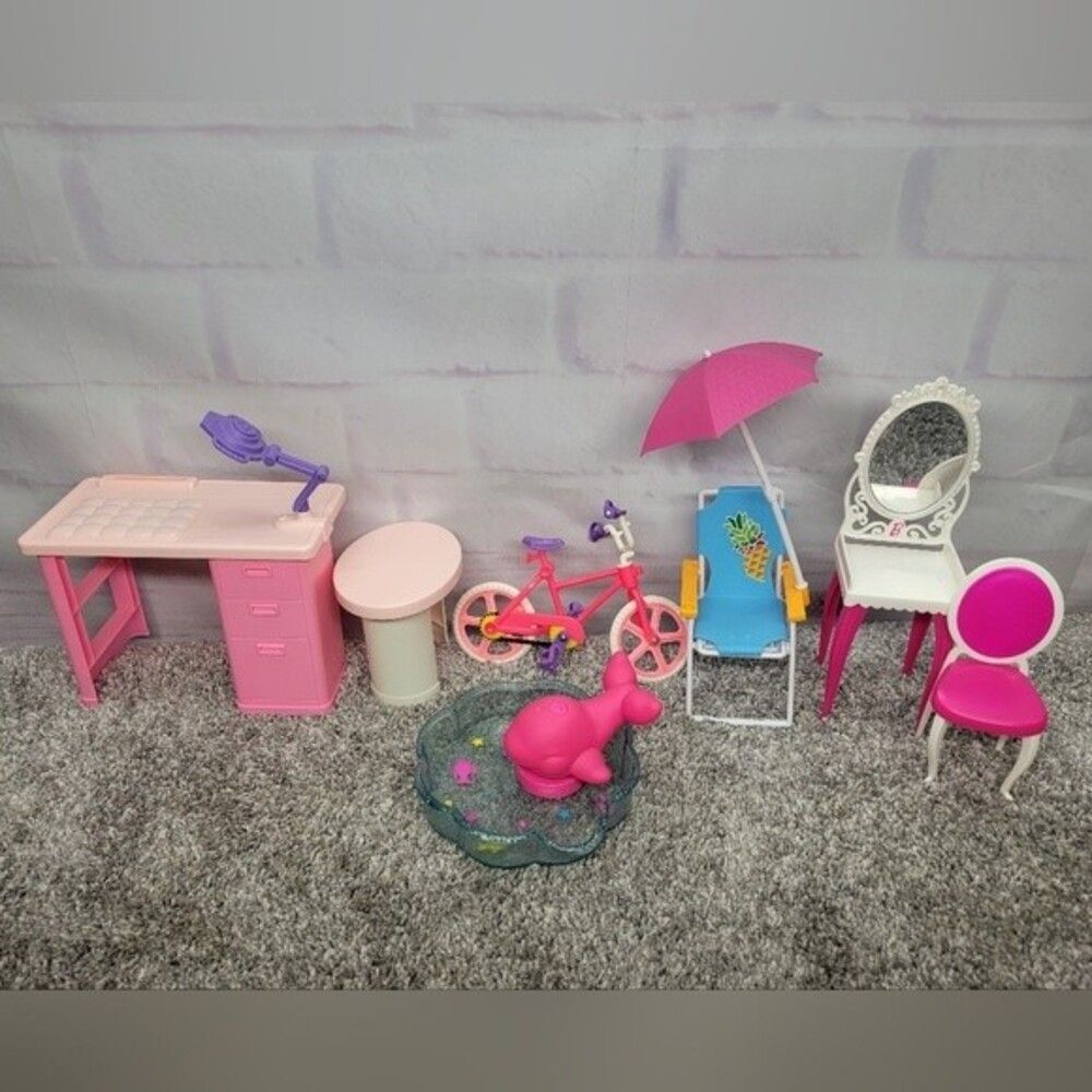 Barbie mixed furniture  lot 7 pc Glitter pool, Bike, vanity, table, Beach Chair